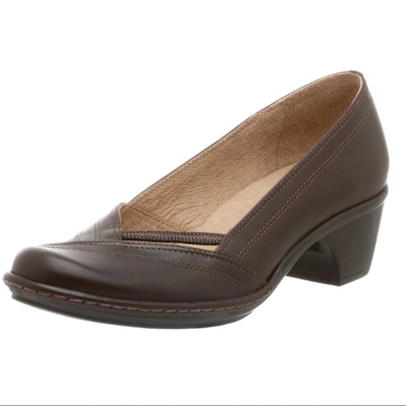 Clarks Shoes - Clarks Artisan Metti Leather Low Pumps